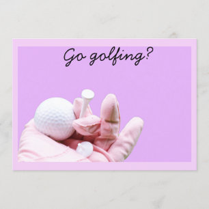 Gå till Golfing? dam golfer håller golf boll Inbjudningar
