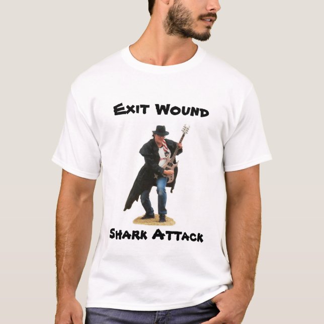 Gå ut sårhajen som attack täcker konst tee shirt (Framsida)