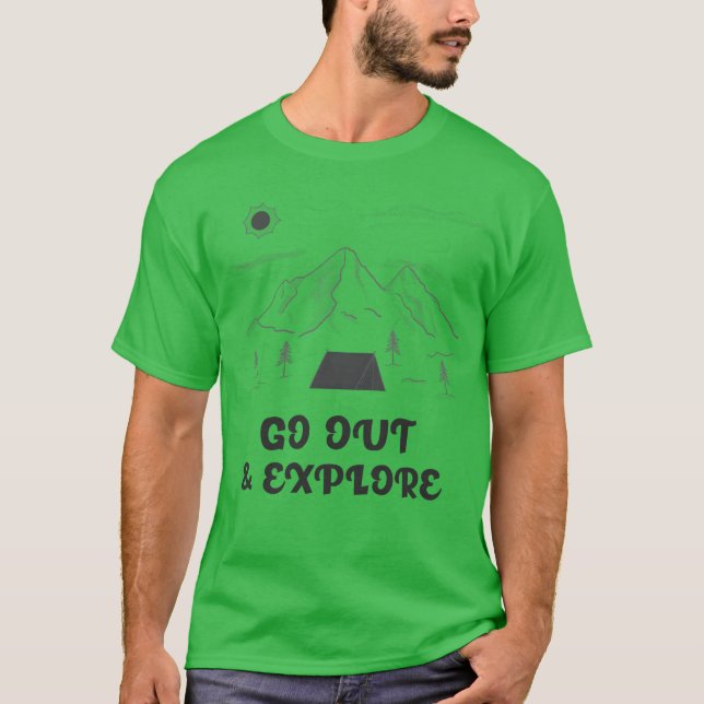Gå Ut Uppmärksamma Camping vänner T Shirt (Framsida)