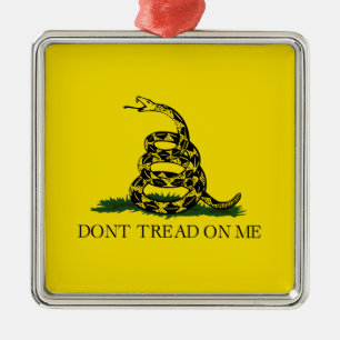 Gadsden Flagga (Gå inte på mig) (Snake Flagga) Cer Julgransprydnad Metall