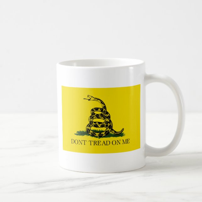 Gadsden flagga - inte gå på mig - rullad ihop orm kaffemugg (Höger)