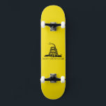 Gadsden Rattlesnake Flagga: Revolutionary Krig 177 Mini Skateboard Bräda 18,5 Cm<br><div class="desc">År 1775 och luft kraschade med spänningar. Vi kolonister, trötta på Kung tunga hand, var redot att kämpa för vår frihet. Vissa människor skrämdes, andra arger, men vi var alla beslutsamma. Det var då vi såg det, Gadsden-flagga. En skarp gult fält med en kokt regnbåge, redo till strejka och orden...</div>