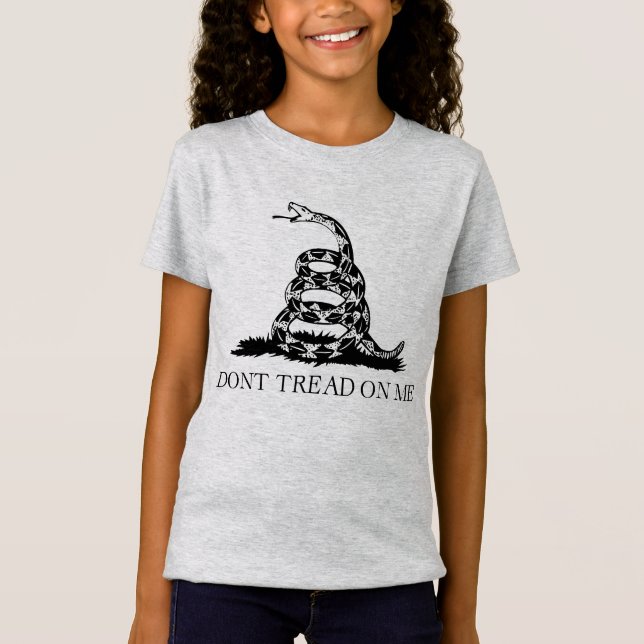 Gadsden Rattlesnake Flagga: Revolutionary Krig 177 T Shirt (Framsida)