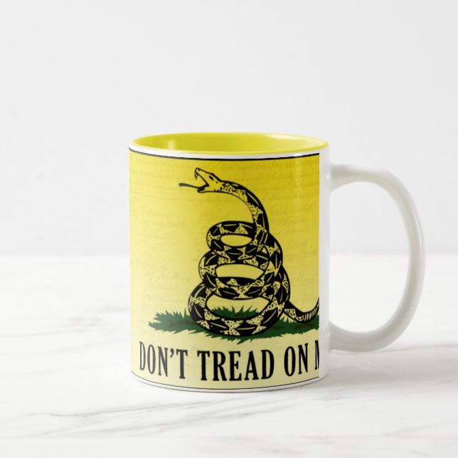 Gadsden - Teapartynågot liknande är det mugg 1773 (Höger)