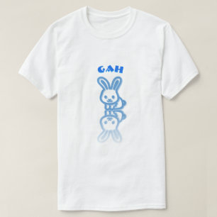 Gah - kanin in tee shirt
