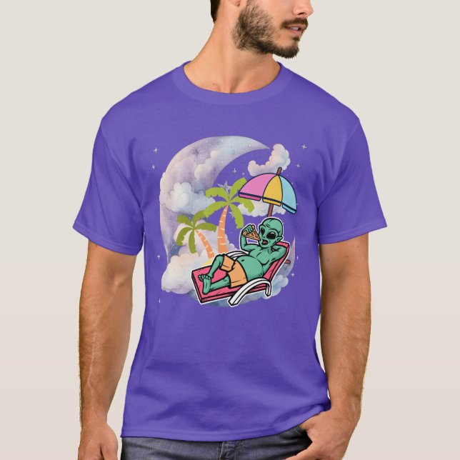 Galactic Alien Relaxing med Pizza T Shirt (Framsida)