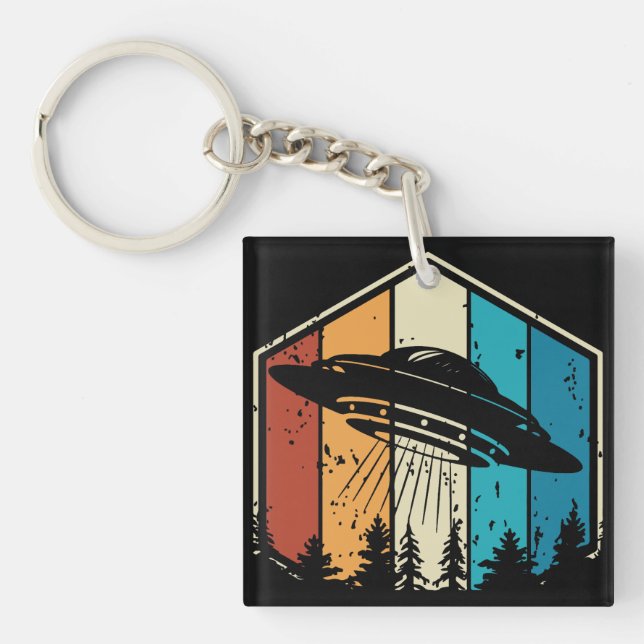 Galaktisk Dröm: UFO svävar över retro skog (Framsidan)
