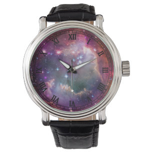 Galaxutrymmebakgrund med roman tal armbandsur