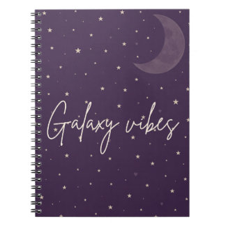 Galaxy Vibes spiral anteckningsbok kosmisk lila