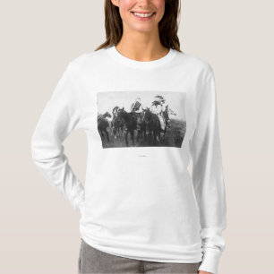 Galen orm som monterar hans krigare tröja