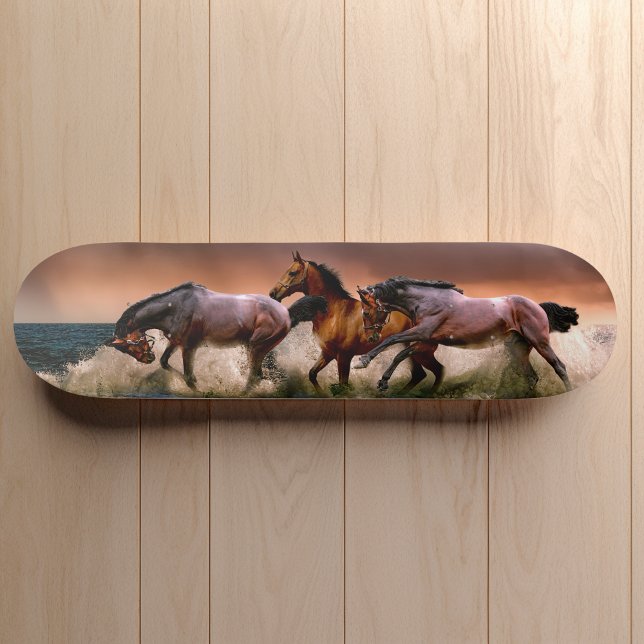 Galloping Horses in Surfa Skateboard Deck (Skapare uppladdad)