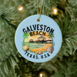 Galveston Beach Retro Vignette Julgransprydnad Keramik<br><div class="desc">Charming runt helgdag prydnadsföremål med en stil-återvind av Galveston Beach,  TX vattenfront. Lägg till egna speciella meddelanden på baksidan. Finns på en rad olika kläder och tillbehör.</div>