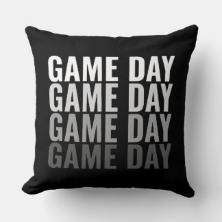 “Game Day Repeat” Bold Throw Pillow Kudde