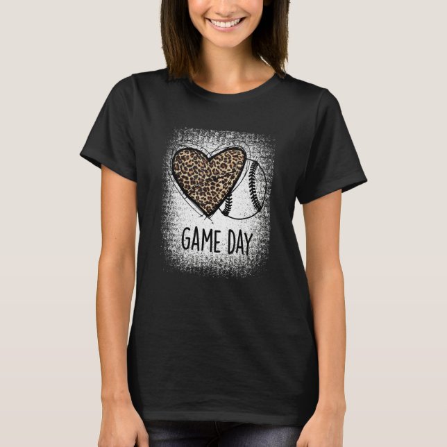 Game Day With Leopard Heart baseball   Mom T Shirt (Framsida)