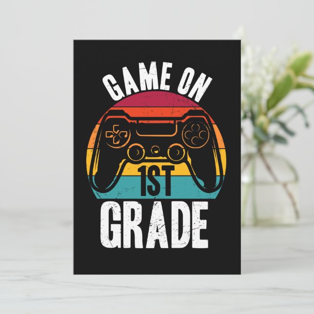 GAME ON 1st Grade Video Game School Student Inbjudningar (Stående Fram)