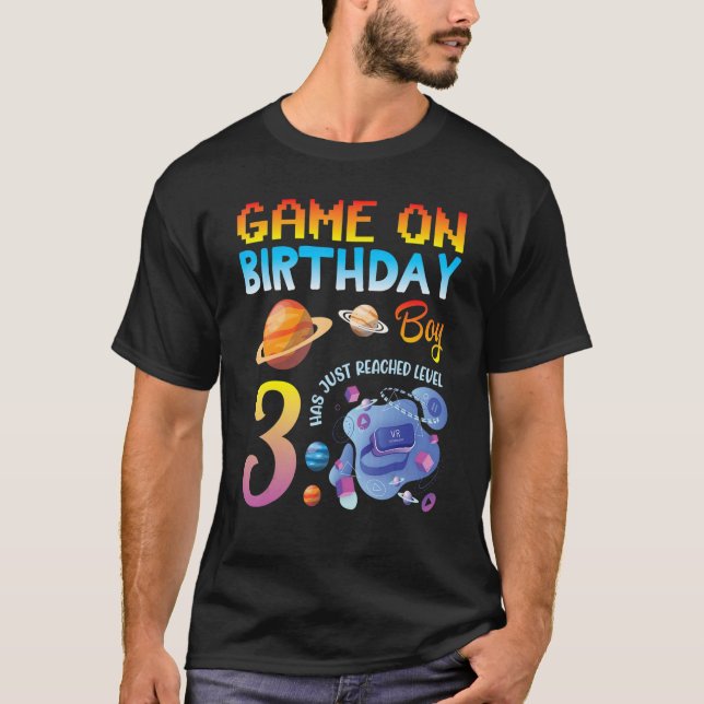 Game On My Birthday Gamer Boy Has Just Reached Lev T Shirt (Framsida)