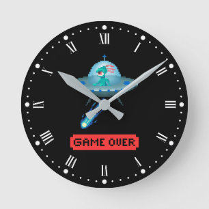 'Game over', Alien Flies UFO-rymdskepp, Pixel Art Rund Klocka