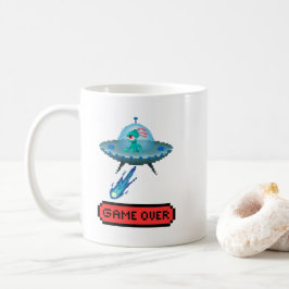 'Game Over' Alien Flygande UFO Rymdskepp, Pixel Ar Kaffemugg