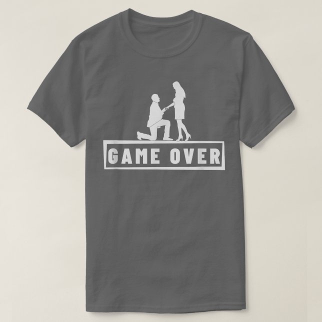 Game Over Bröllopsanförande Sjungmöhippa Brudgum T Shirt (Design framsida)