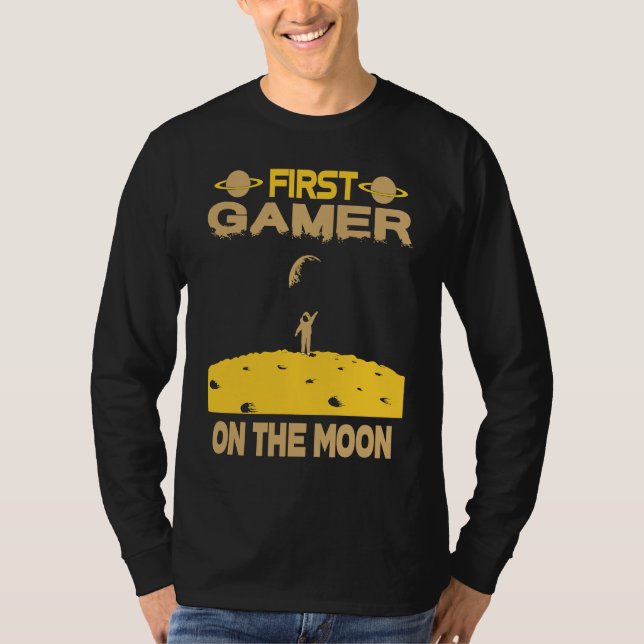 Gamer On The Moon T Shirt (Framsida)