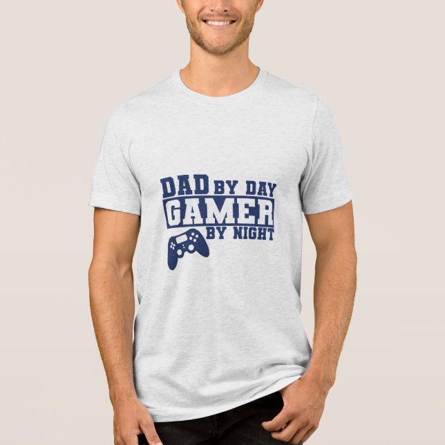 Gamer Pappa. pappa efter dagspelare på natten T Shirt (Framsida)