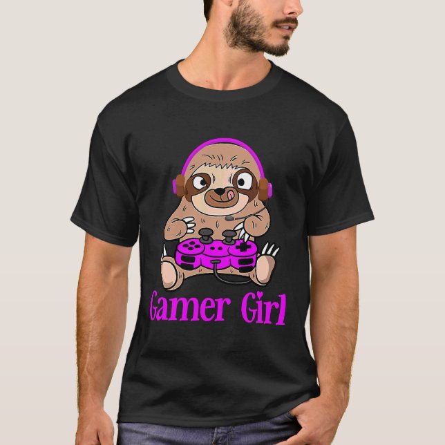 Gaming Sloth Holding Controller T Shirt (Framsida)