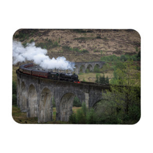 Gamla ånga tåg på Glenfinnan Viaduct Magnet