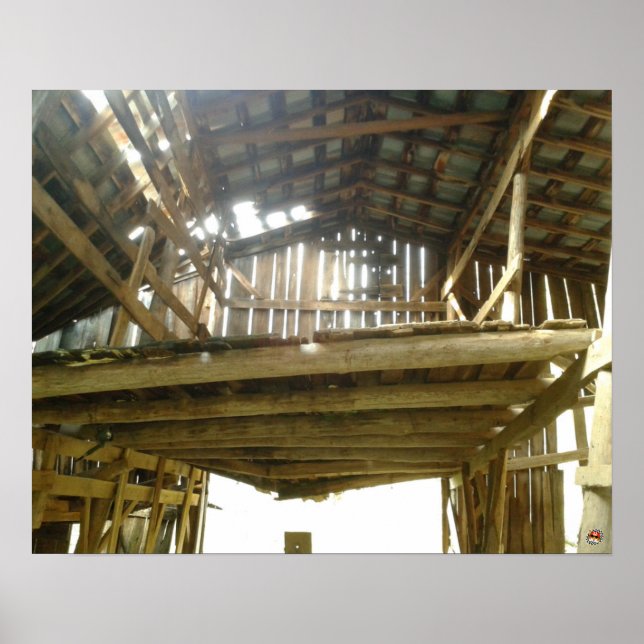 Gamla Barn insida framför Poster (Framsidan)