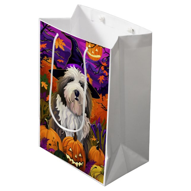 Gamla engelska Sheepdog Halloween Witch Pumpkin (Framsidan Vinklad)