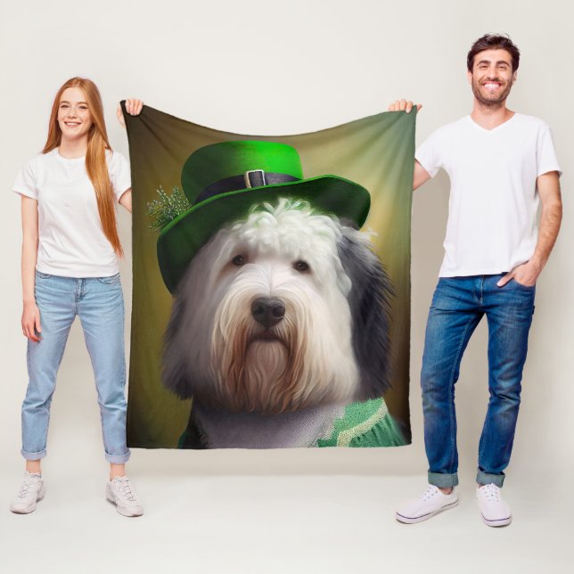 Gamla engelska Sheepdog i St. Patrick Dress Fleecefilt (På plats)