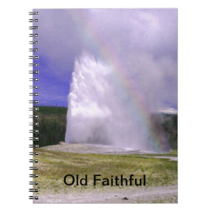 Gamla Faithful in Yellowstone nationalpark Anteckningsbok Med Spiral