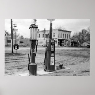 Gamla Iowa Gas Station, 1940 Poster