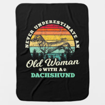 Gamla kvinnor med doachshund