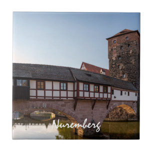 Gamla medeltida bron i Nürnberg, Tyskland Kakelplatta