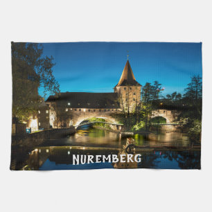 Gamla medeltida bron nattetid i Nürnberg Kökshandduk