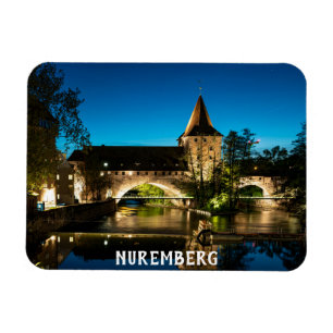Gamla medeltida bron nattetid i Nürnberg Magnet