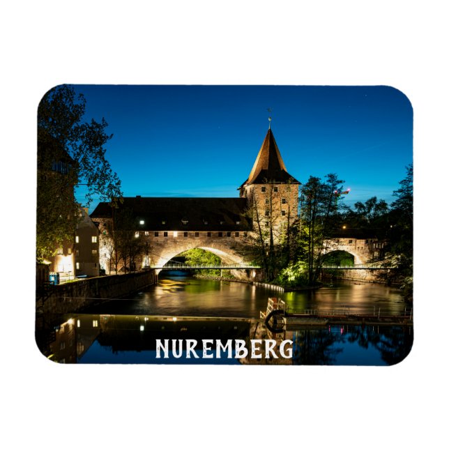 Gamla medeltida bron nattetid i Nürnberg Magnet (Horisontell)