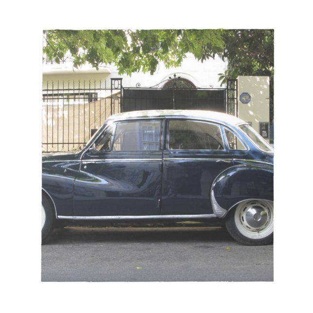 Gamla men mycket väl bevarade Audi-bilen. Anteckningsblock (Framsida)