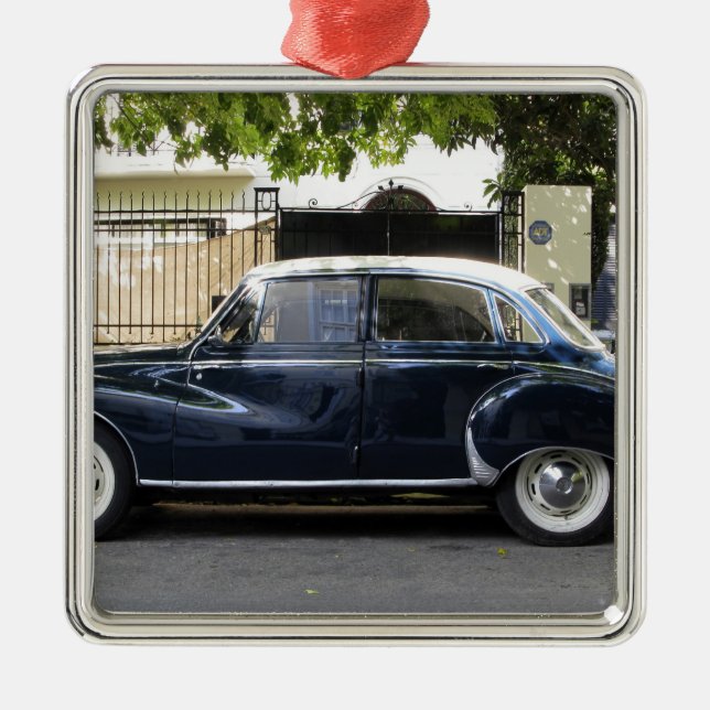 Gamla men mycket väl bevarade Audi-bilen. Julgransprydnad Metall (Framsidan)