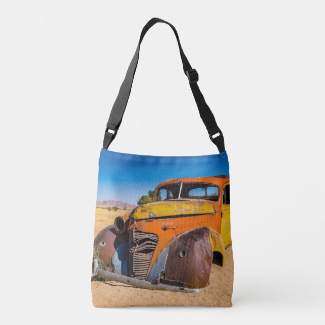 Gamla och övergivna bilar i Solitaire, Namibia Axelväska (Baksida)