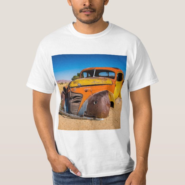 Gamla och övergivna bilar i Solitaire, Namibia T Shirt (Framsida)