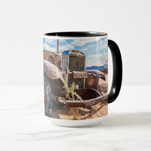 Gamla och övergivna bilar nr 3 i Solitaire, Namibi Mugg (Framsida höger)