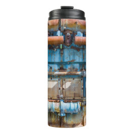 Gamla och rostiga Atlas Imperial diesel-motorer i