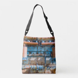 Gamla och rostiga Atlas Imperial diesel-motorer i Axelväska