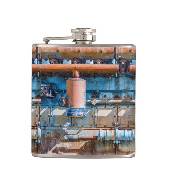 Gamla och rostiga Atlas Imperial diesel-motorer i  Fickplunta (Framsidan)