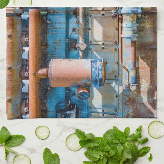 Gamla och rostiga Atlas Imperial diesel-motorer i  Kökshandduk (Vikta)