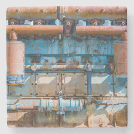 Gamla och rostiga Atlas Imperial diesel-motorer i Stenunderlägg