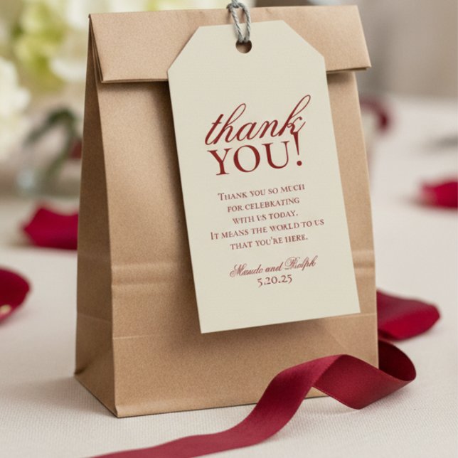 Gamla pengar, fetstilt rödmonogram Bröllop Tack Presentetikett (Add a heartfelt finishing touch to your favors with this Old Money Bold Red Wedding Thank You Tag!)