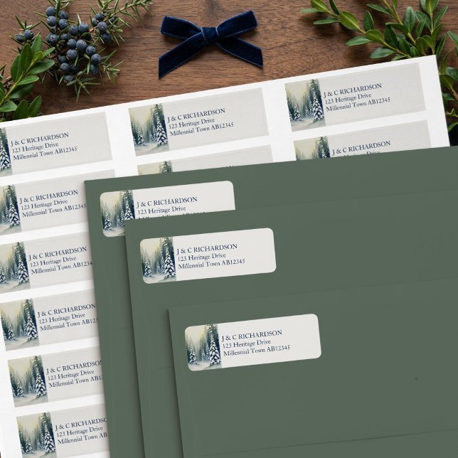 Gamla Pengar Vinter Tallskog Returadress Etikett (Snowy Forest Address Labels from the Old Money Heritage Collection by Darling & May)
