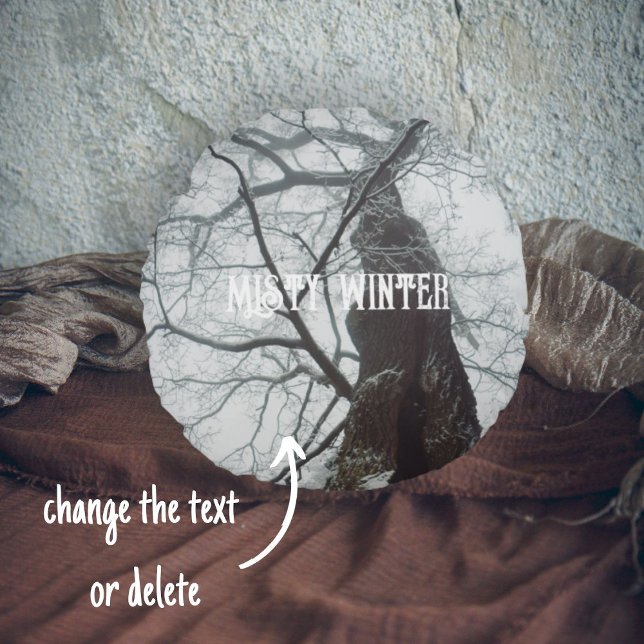 Gamla Träd i Misty Forest Rund Kudde (Skapare uppladdad)